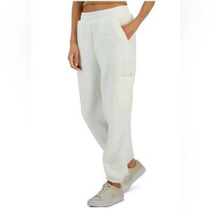 New Juniors' Sherpa Cargo Jogger Pants in white size M